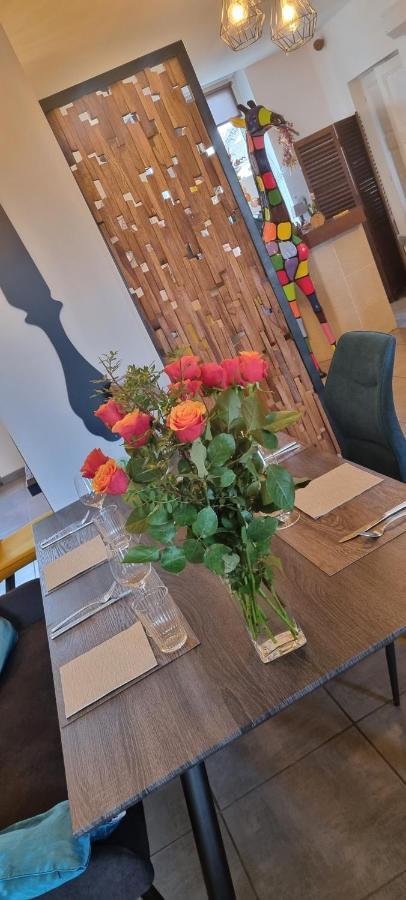 Hotel Le 6 3 Home Port En Bessin מראה חיצוני תמונה