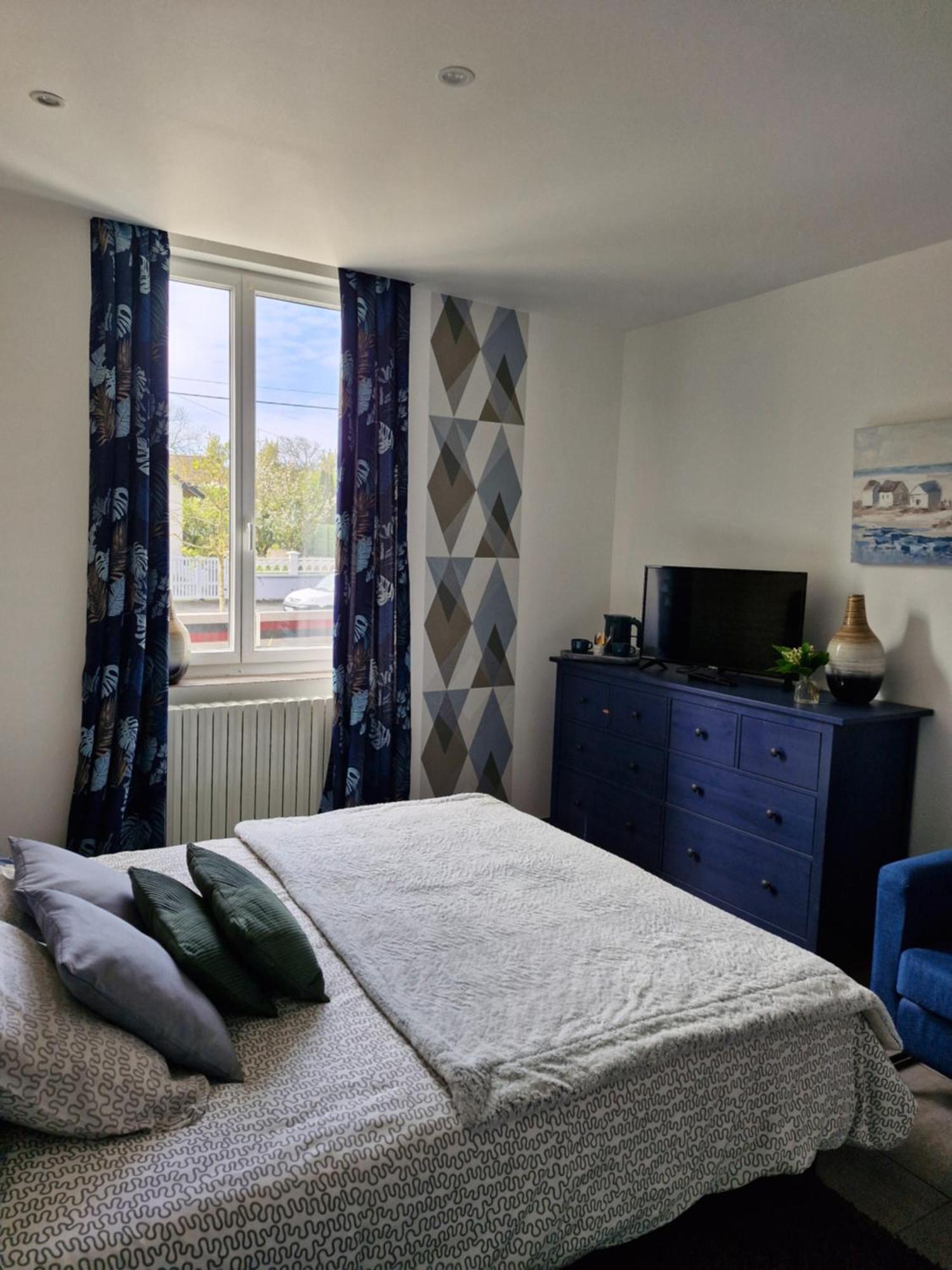 Hotel Le 6 3 Home Port En Bessin מראה חיצוני תמונה