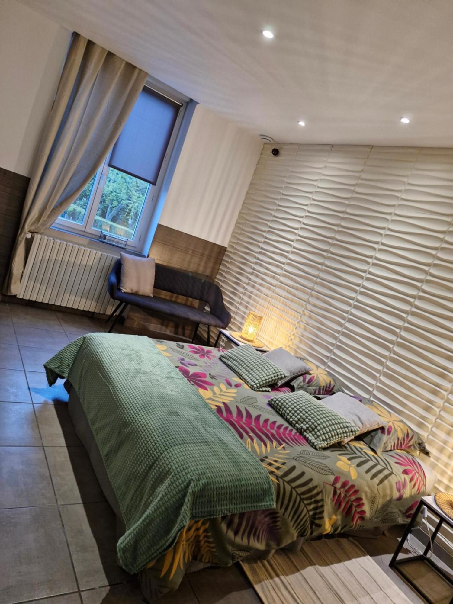 Hotel Le 6 3 Home Port En Bessin חדר תמונה