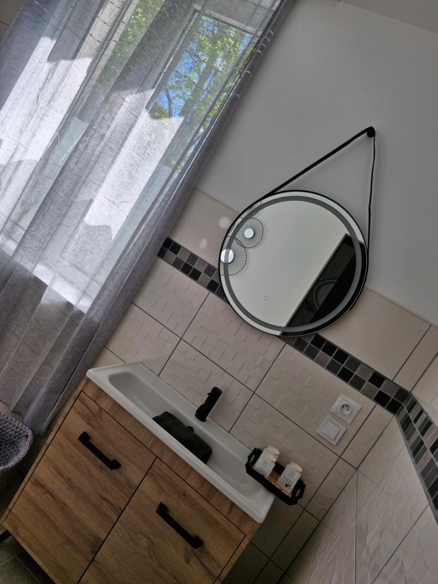 Hotel Le 6 3 Home Port En Bessin מראה חיצוני תמונה