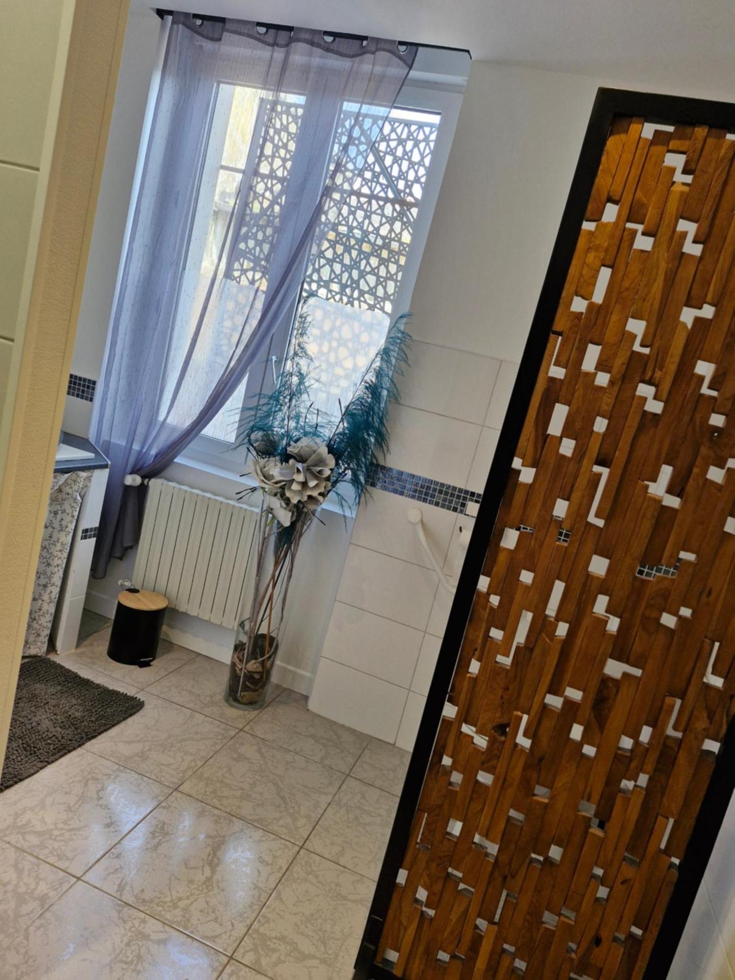 Hotel Le 6 3 Home Port En Bessin מראה חיצוני תמונה